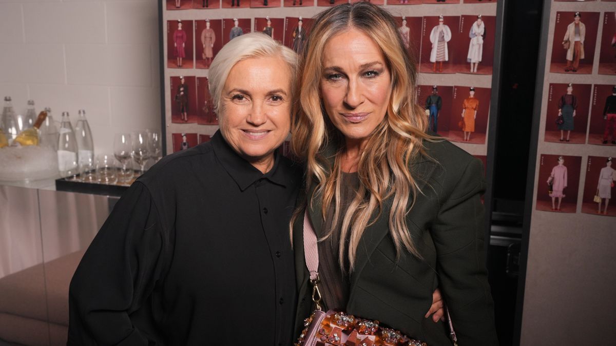 Sarah Jessica Parker Reboots the Fendi Baguette Bag to Milan Fashion Week